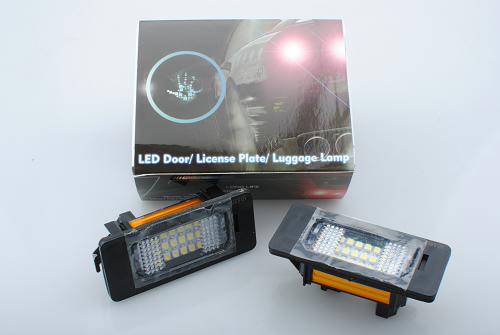 Fotografia produktu M-TECH CLP002 lampka oświetlenia tablicy rejestracyjnej LED E88/90/91/92/93/46/36/60/61/70/72/