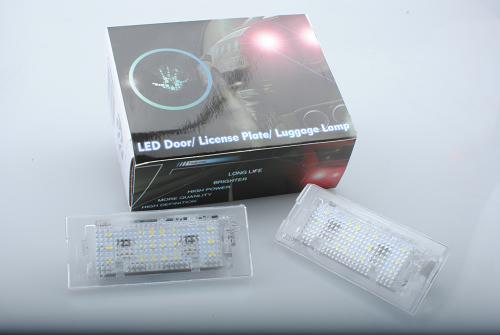 Fotografia produktu M-TECH CLP001 lampka oświetlenia tablicy rejestracyjnej LED BMW X5 E53 99-06