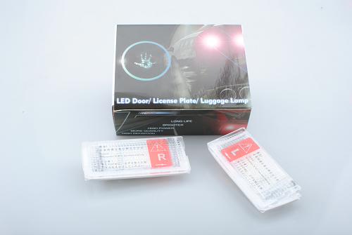 Fotografia produktu M-TECH CLP007 lampka oświetlenia tablicy rejestracyjnej LD-E46-4D BMW 2 szt