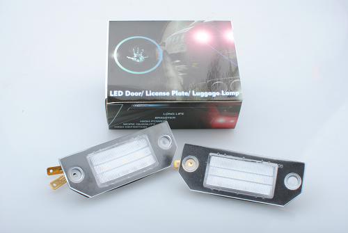 Fotografia produktu M-TECH CLP017 lampka oświetlenia tablicy rejestracyjnej LP-FKS2 FocusII MK2 (od 10.2003 - i mo